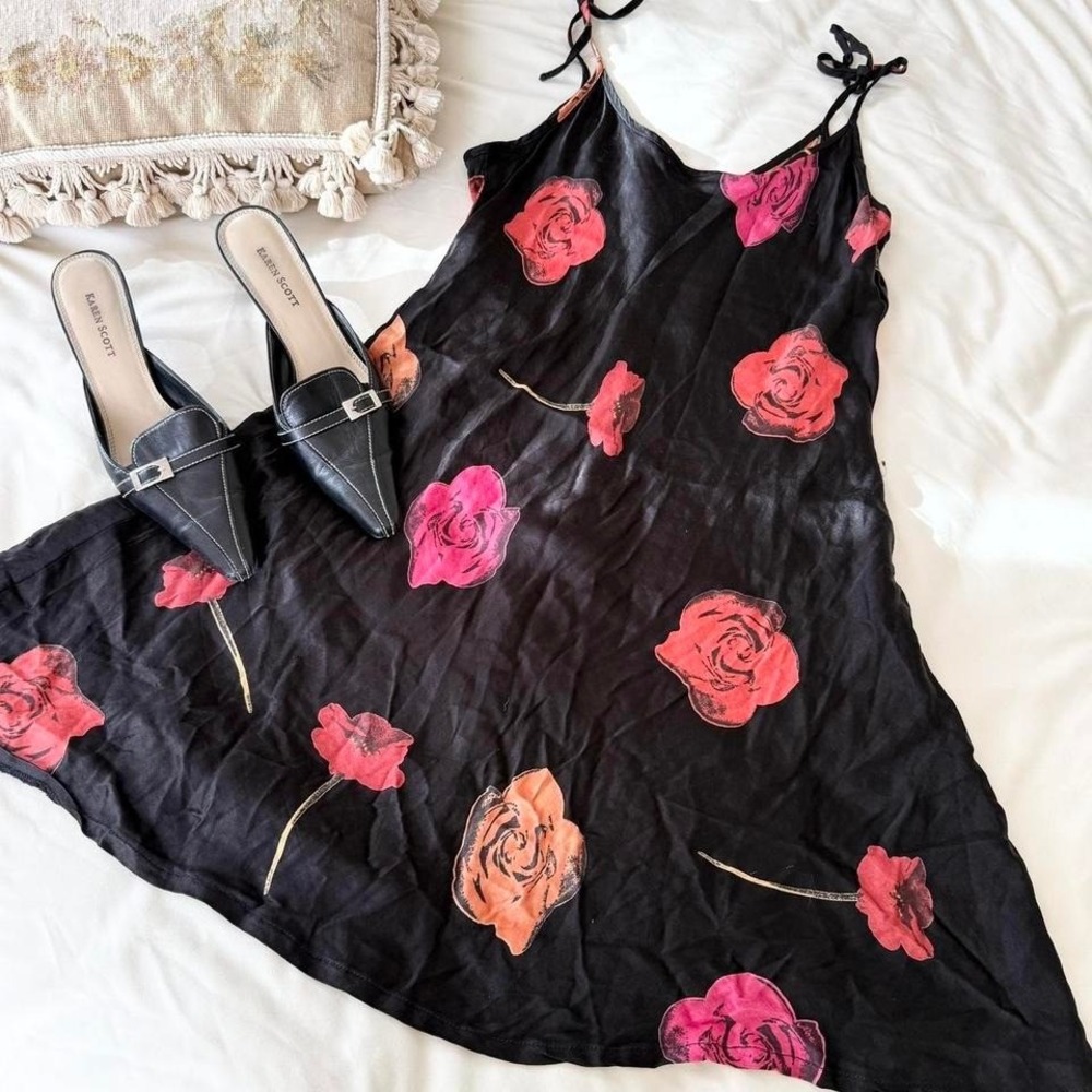 black floral slip dress‎